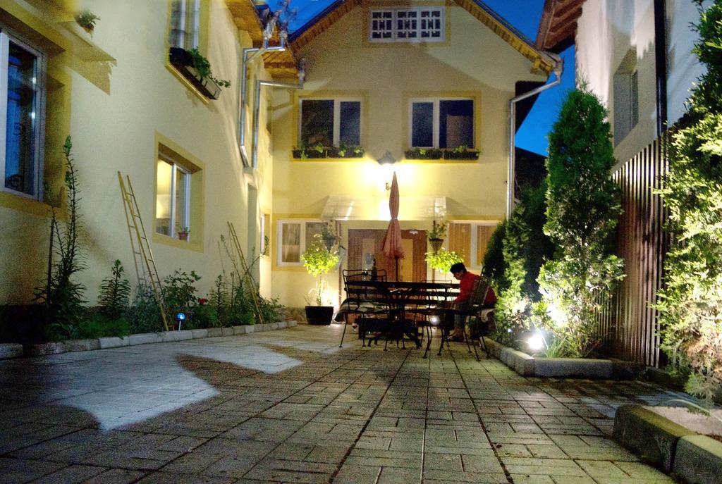 B&B Dumbrava Gura Humorului Dış mekan fotoğraf